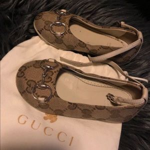 Gucci flats